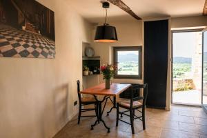 Maisons de vacances Maison de village Luberon : photos des chambres