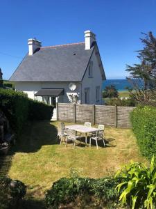 Maisons de vacances Jolie maison avec vue mer imprenable proche plage : photos des chambres