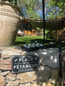 Lodges Magnifique Chalet avec jacuzzi 2P Mougins : photos des chambres