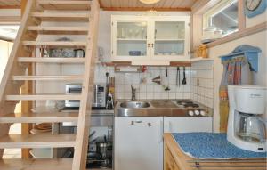 Amazing Home In Hammarö With Lake View