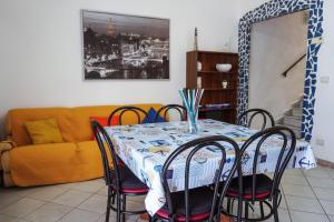 8 posti letto con parcheggio La Flacca