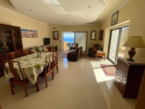 Seaview Family Apartment, Pool, Easy Access to the Sea, Near Mellieħa Bay
