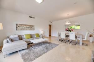 2-bed apartment in Capanes del Golf
