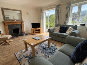 Primrose Cottage - South facing cottage in the heart of Dittisham