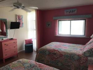 Beachfront tropical oasis, heated pool, ocean view #33