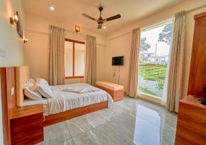 Glen Castle Vagamon Pool Resort by VOYE HOMES