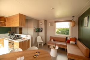 Campings Camping Les Carolins : photos des chambres