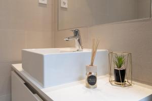 Sea View Penthouse - Magical Resort in the Heart of the Golf Paradise - Paraíso Pueblo, Benahavís