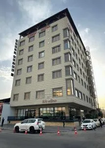 Banoj Hotel - Kāmusak