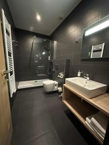 Double or Twin Room with Extra Bed room in Hotel Kapitol