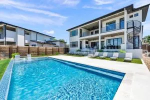 The Captain's Cove at 110 - Round Mountain