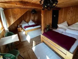 Almgasthaus Knöpflesbrunnen Vierbettzimmer 1 - Böllen