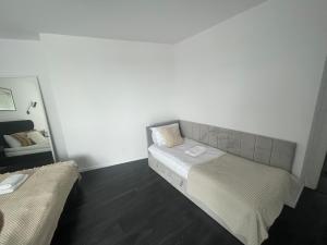 NEARTOpl AC Apartments Deluxe Vermelo PARKING