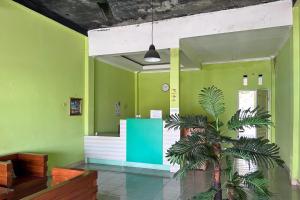 RedDoorz Syariah Near SMA N 6