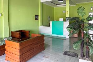 RedDoorz Syariah Near SMA N 6