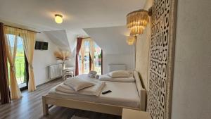 Triple Room with Private Bathroom room in Pensiunea Stefu