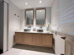 Bamboo Beach House & Studio