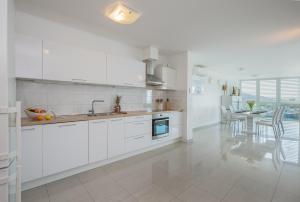 AP 4+2 in one of the most luxury building in Omis 