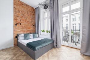 Silver Cloud by square - Balcony - Old Town