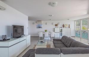 AP 4+2 in one of the most luxury building in Omis