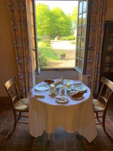 B&B / Chambres d'hotes Chateau de la Faverie chambres d hotes : photos des chambres