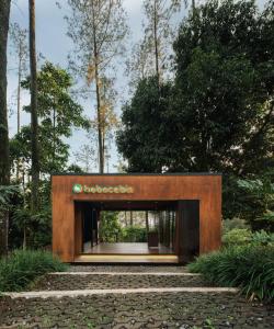 Bobocabin Pacet, Mojokerto