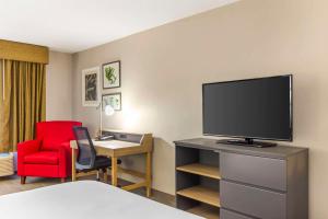 Country Inn & Suites by Radisson, Newport News South, VA