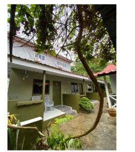 INTAN CHALEt