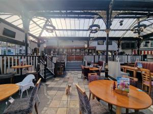 1 Bed Studio Sleeps 4 - Seaside Dog Friendly