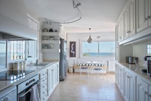 HOUSE WITH AMAZING VIEWS , OVERLOOKING THE FESTIVAL TOWN OF SITGES