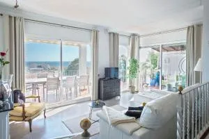 HOUSE WITH AMAZING VIEWS , OVERLOOKING THE FESTIVAL TOWN OF SITGES - Sitges