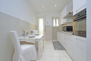 Triple Room with Balcony room in Roman Holiday Charming