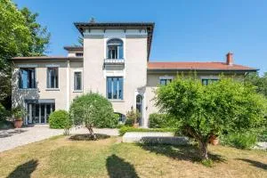 Les Vignes - Newly refurbished 18th century house with Mediterranean garden - Sathonay-Camp