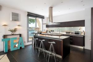 Maisons de vacances L-Olivier - Contemporary House : photos des chambres