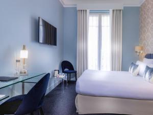 Classic Double Room room in Hotel Claridge Paris