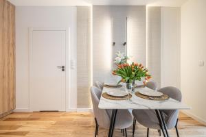 Port Popowice -Darmowy Garaż i Rowery - Meldunki 24na7 - Tramwajem 15 min do rynku