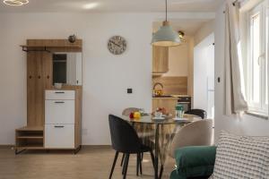 Beachfront Apartment Betty - Happy Rentals