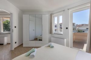 Beachfront Apartment Betty - Happy Rentals