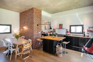 Togo - Stunning contemporary architects house