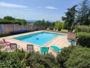 Villa au calme avec piscine - Aragon