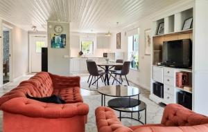 2 Bedroom Beautiful Apartment In Floda