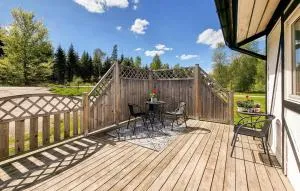 2 Bedroom Beautiful Apartment In Floda - Gråbo