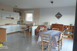 Maisons de vacances Magnifique maison de vacances vue sur le lac : photos des chambres