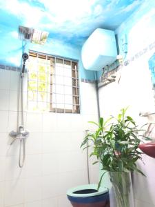 PrivateHousesArtistBRKitchenBalconyOldQuarter