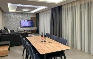 4 Bedroom Nice Home In Rovinj 