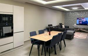 4 Bedroom Nice Home In Rovinj