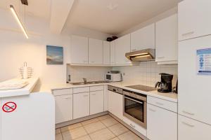 Coxy Beach 0601