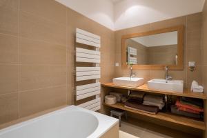 Villas Volange - Homely house with pool garden and amazing view : photos des chambres