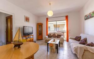 2 Bedroom Cozy Apartment In San Javier