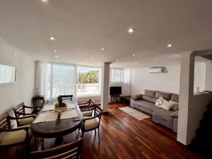 Apartment La Luna- First Line Beach